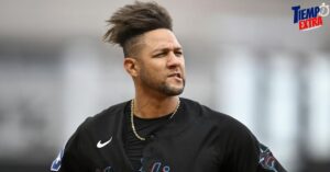 Yuli Gurriel pide tiempo de juego como mejor sabe hacerlo, bateando