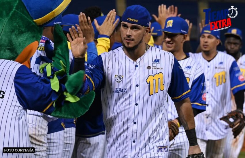 Alberth Martínez cerca de hacer HISTORIA en el Magallanes