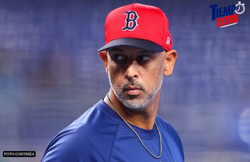 Alex Cora manda mensaje sobre agente libre TOP que le gustaría tener en su equipo