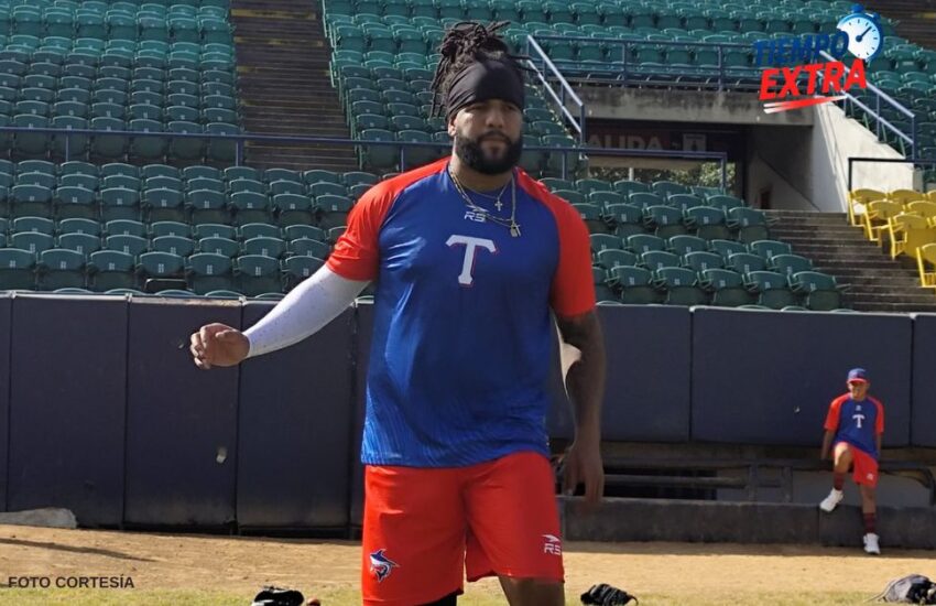 Tiburones de La Guaira recibieron a Arnaldo Hernández y Anthony Castro